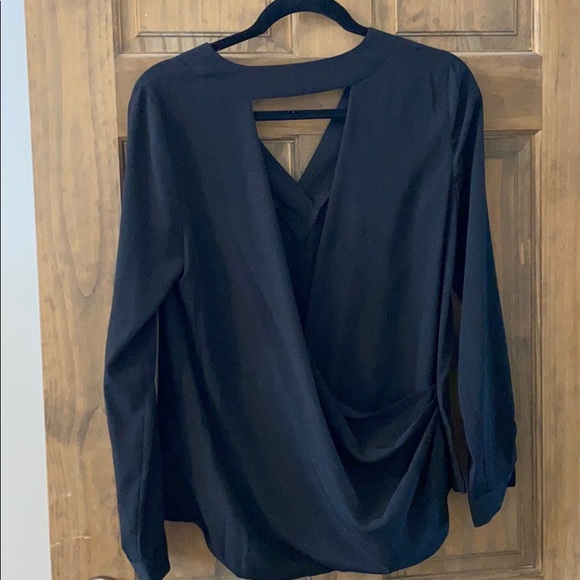 1.State Dressy crepe top - Picture 3 of 4